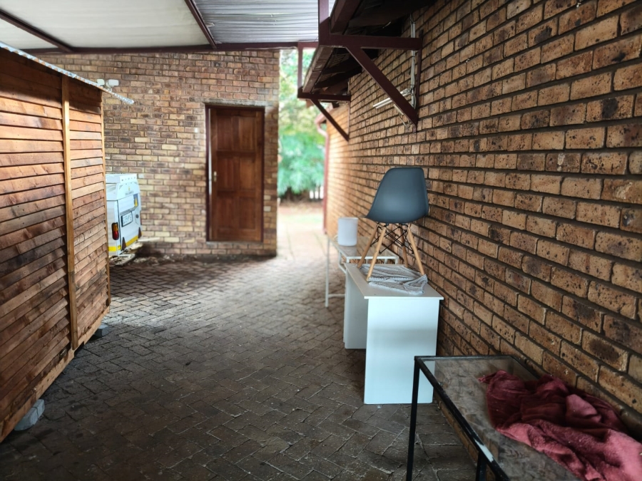 4 Bedroom Property for Sale in Van Riebeeck Park Gauteng