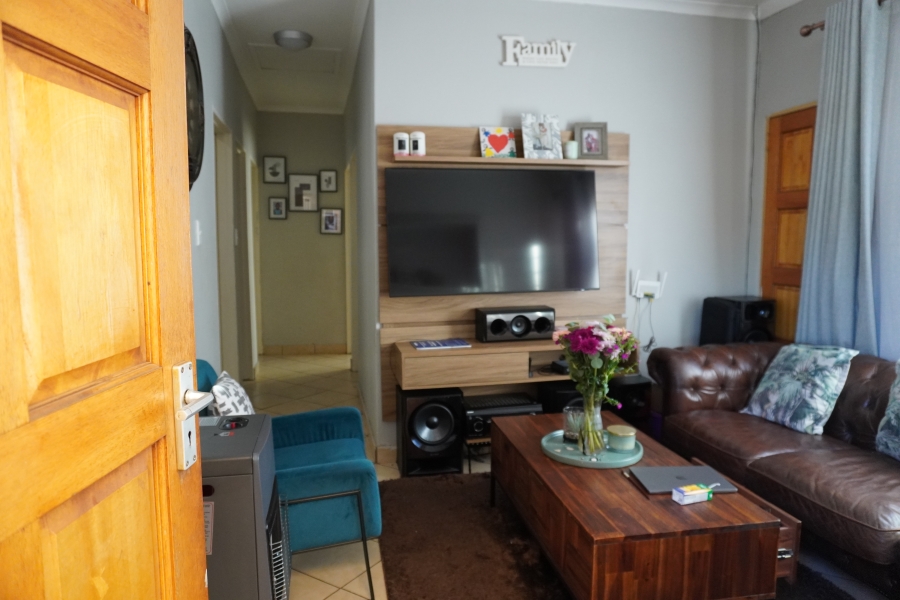 3 Bedroom Property for Sale in Dawn Park Gauteng