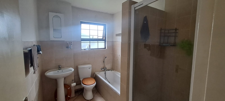 2 Bedroom Property for Sale in Jansenpark Gauteng