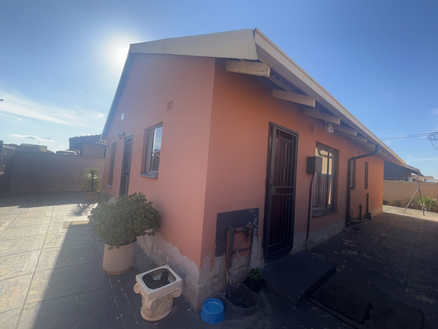 3 Bedroom Property for Sale in Protea Glen Gauteng