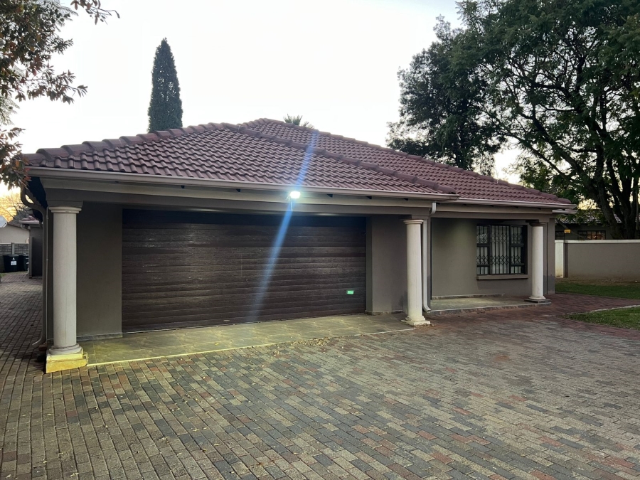 3 Bedroom Property for Sale in Dawn Park Gauteng