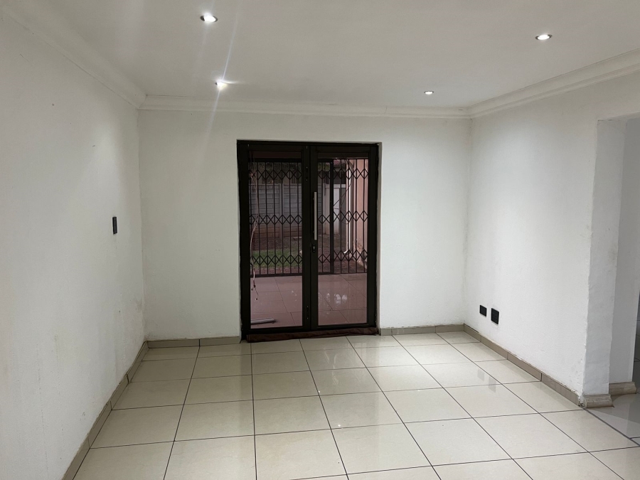 3 Bedroom Property for Sale in Dawn Park Gauteng