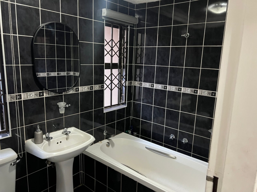 3 Bedroom Property for Sale in Dawn Park Gauteng