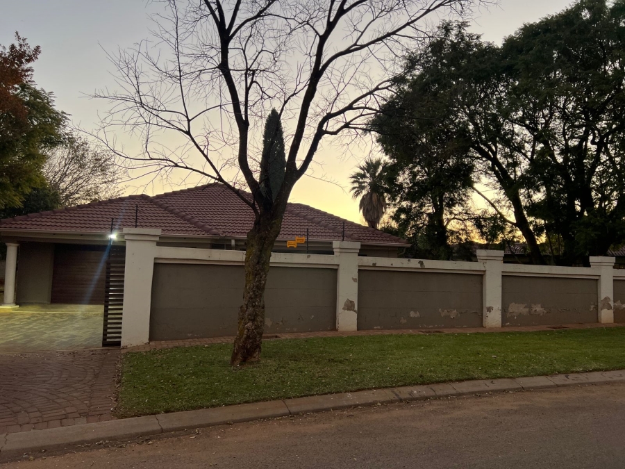 3 Bedroom Property for Sale in Dawn Park Gauteng