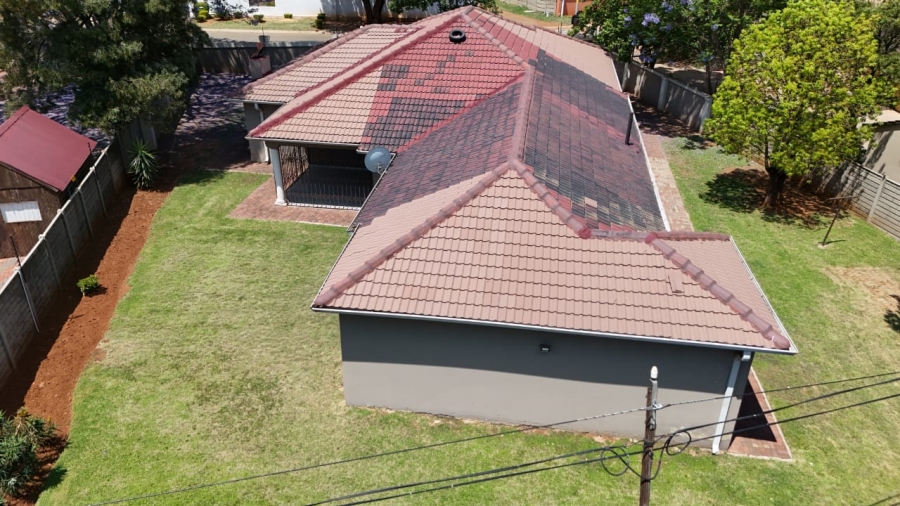 3 Bedroom Property for Sale in Dawn Park Gauteng