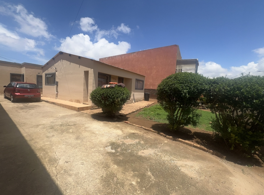 5 Bedroom Property for Sale in Dobsonville Gauteng