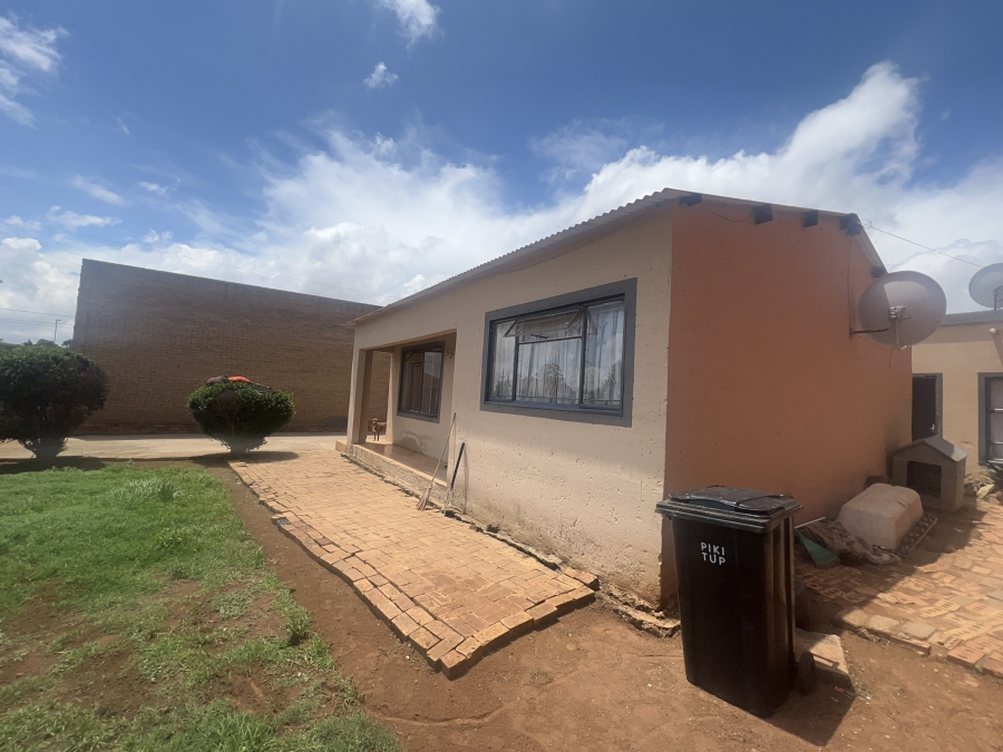 5 Bedroom Property for Sale in Dobsonville Gauteng
