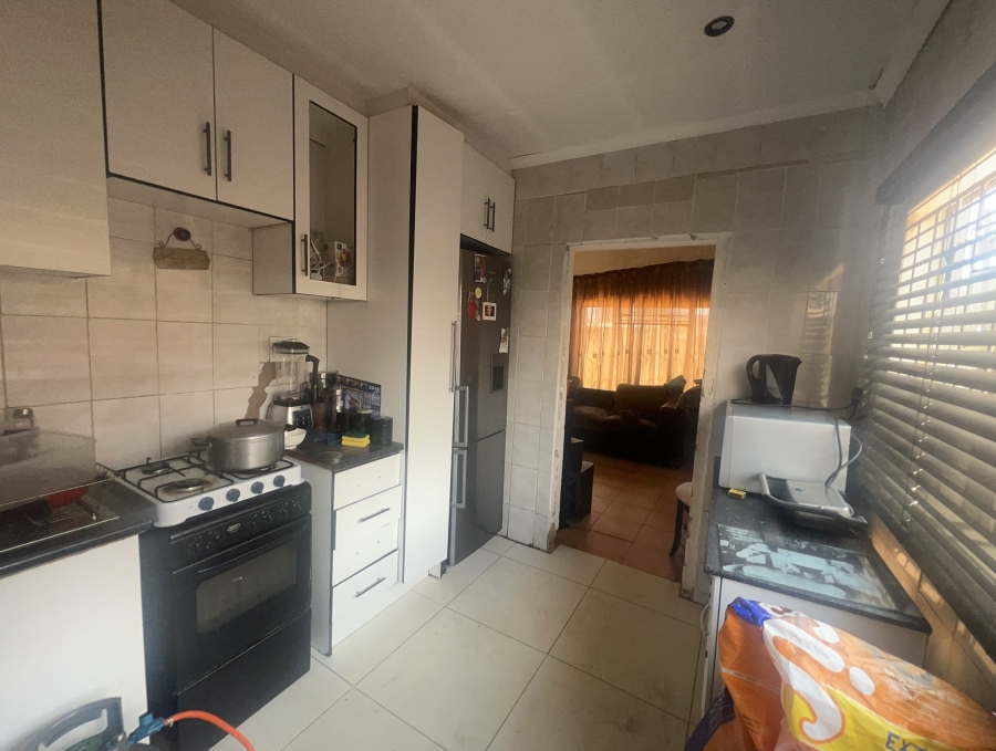 5 Bedroom Property for Sale in Dobsonville Gauteng