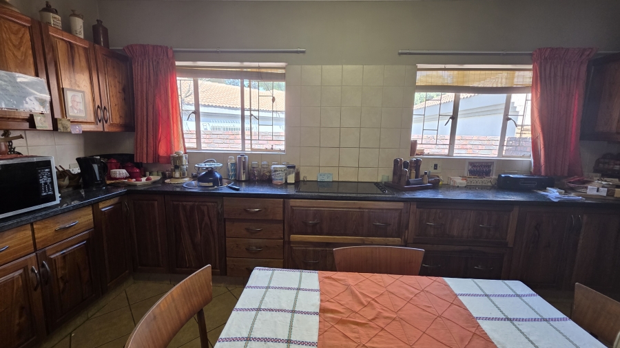 4 Bedroom Property for Sale in Garsfontein Gauteng
