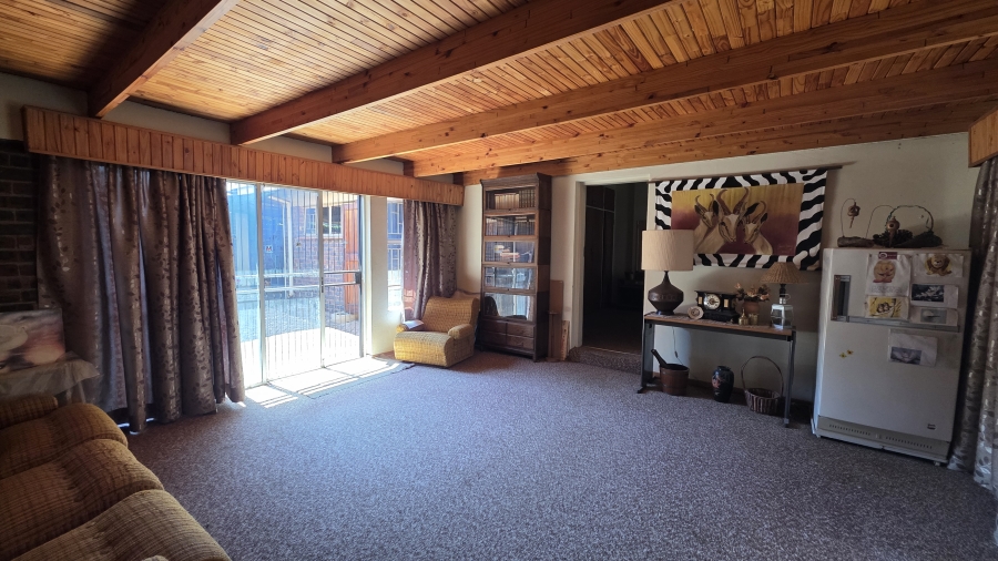 4 Bedroom Property for Sale in Garsfontein Gauteng