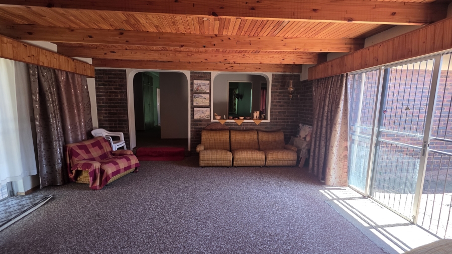 4 Bedroom Property for Sale in Garsfontein Gauteng