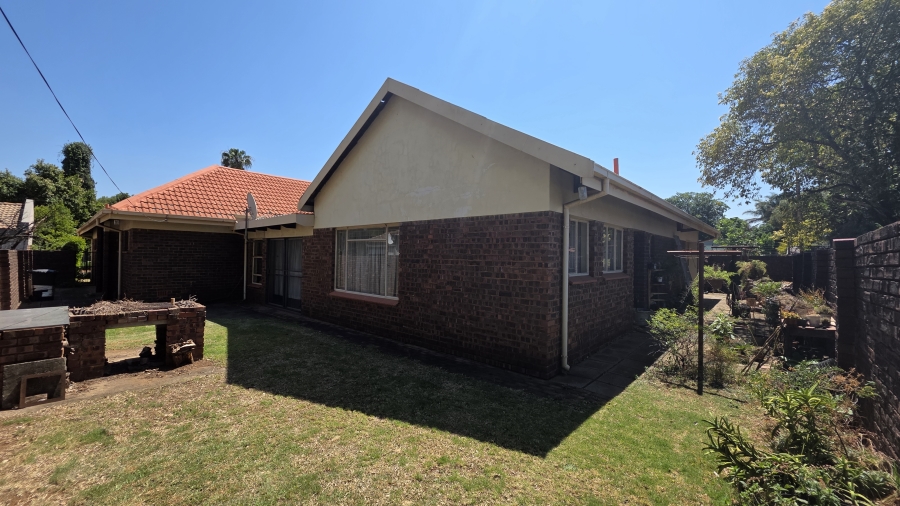 4 Bedroom Property for Sale in Garsfontein Gauteng