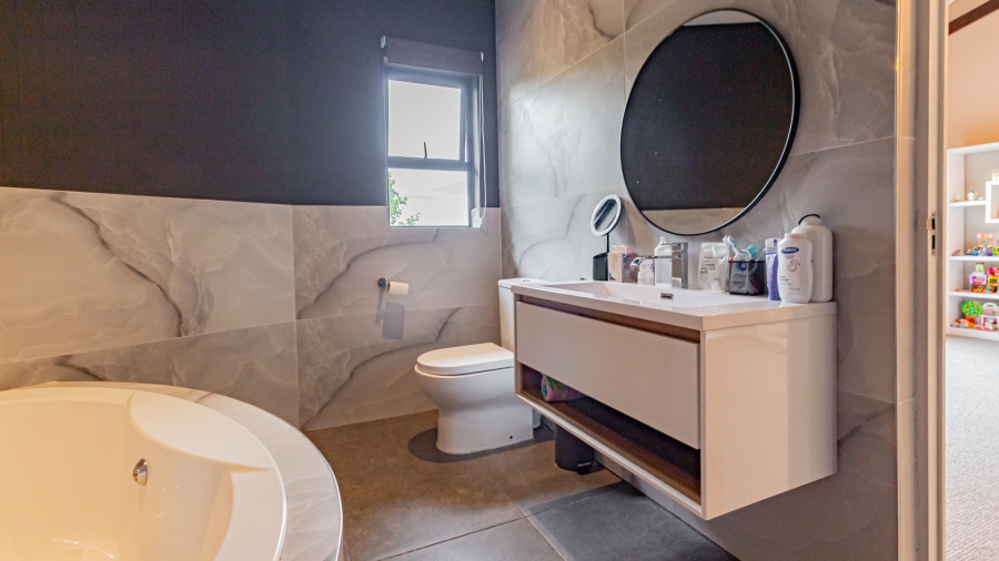 4 Bedroom Property for Sale in The Hills Game Reserve Estate Gauteng