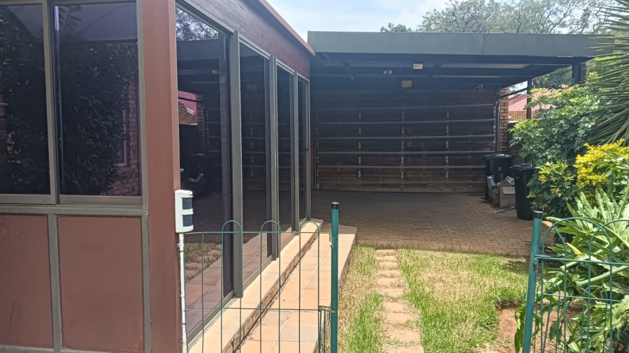 To Let 3 Bedroom Property for Rent in Terenure Gauteng