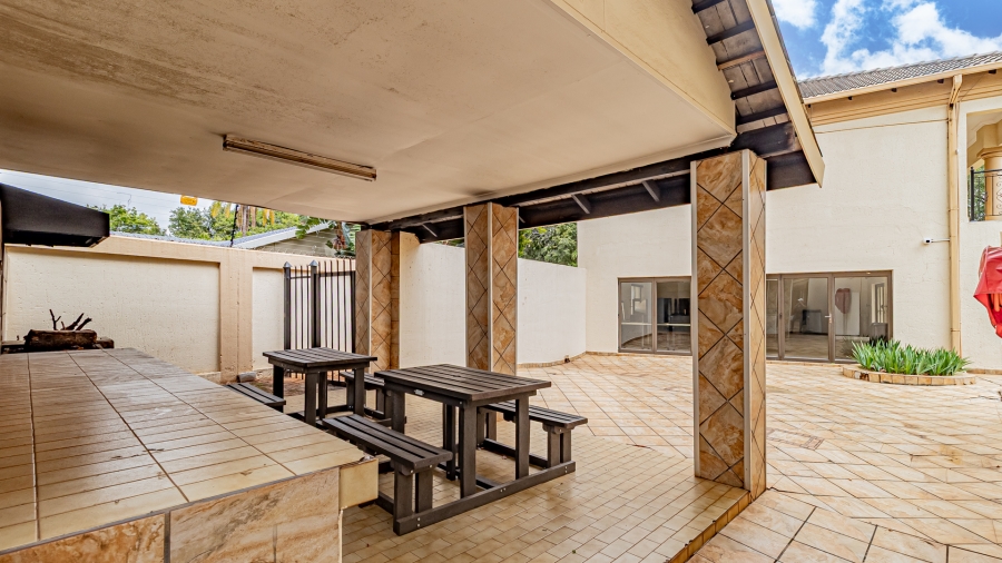 15 Bedroom Property for Sale in Lynnwood Gauteng