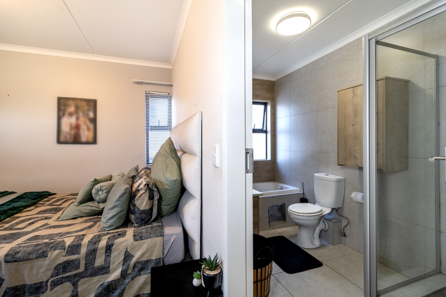 1 Bedroom Property for Sale in Modderfontein Gauteng
