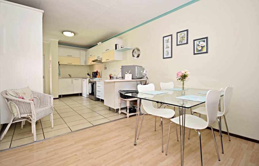 2 Bedroom Property for Sale in Sonneglans Gauteng