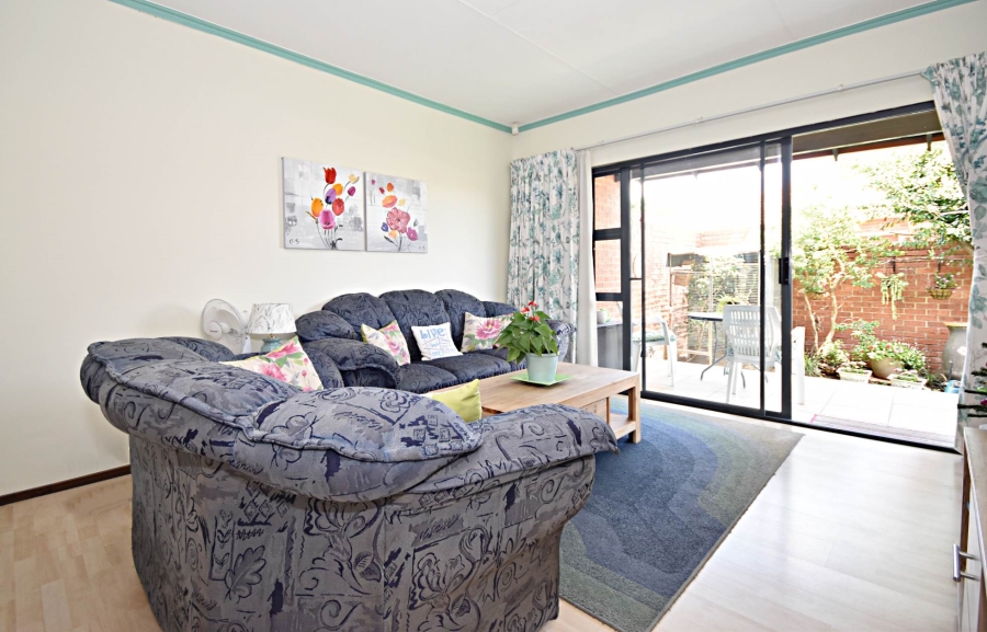 2 Bedroom Property for Sale in Sonneglans Gauteng