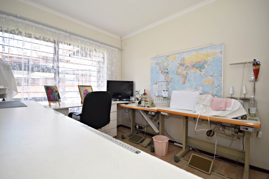 2 Bedroom Property for Sale in Sonneglans Gauteng