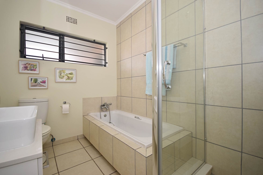 2 Bedroom Property for Sale in Sonneglans Gauteng