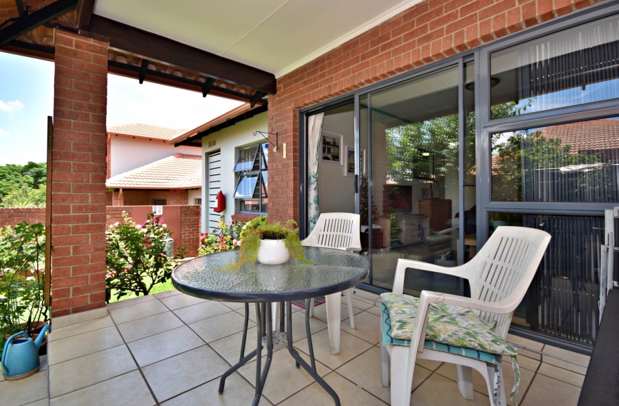 2 Bedroom Property for Sale in Sonneglans Gauteng