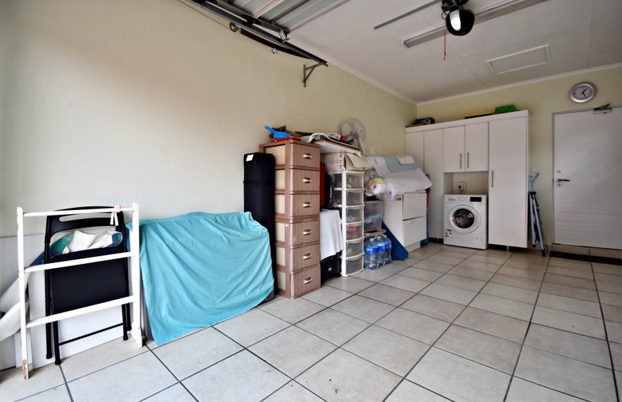 2 Bedroom Property for Sale in Sonneglans Gauteng