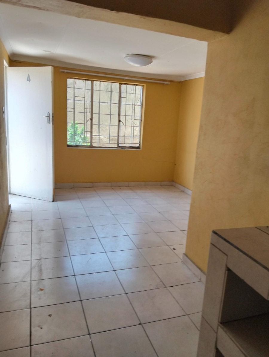 To Let 8 Bedroom Property for Rent in Rosettenville Gauteng