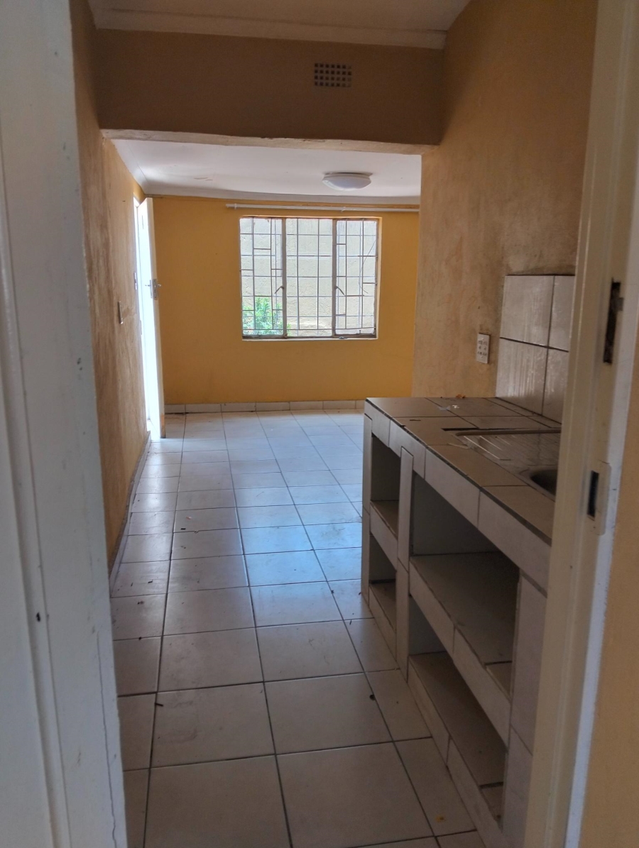 To Let 8 Bedroom Property for Rent in Rosettenville Gauteng