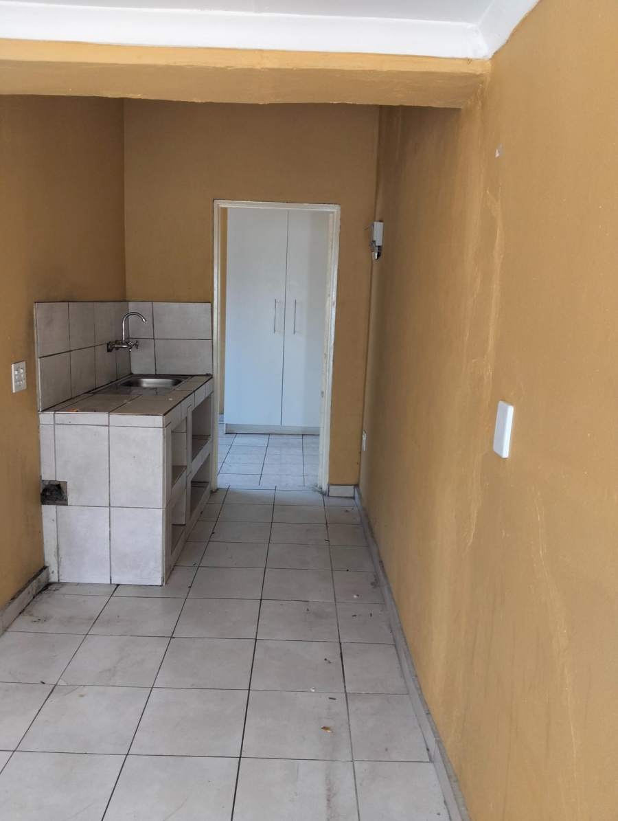 To Let 8 Bedroom Property for Rent in Rosettenville Gauteng