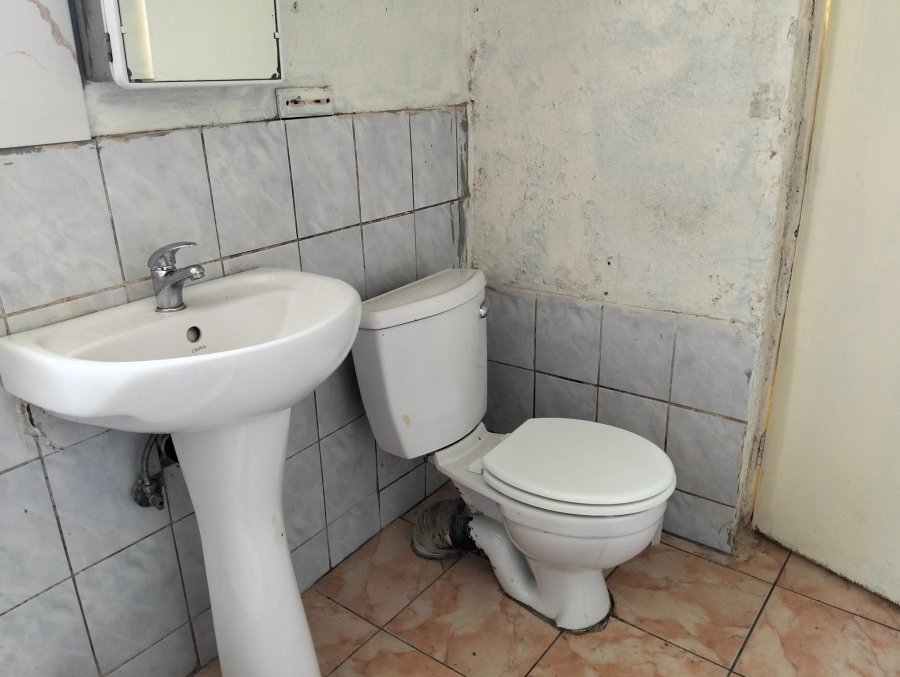 To Let 8 Bedroom Property for Rent in Rosettenville Gauteng