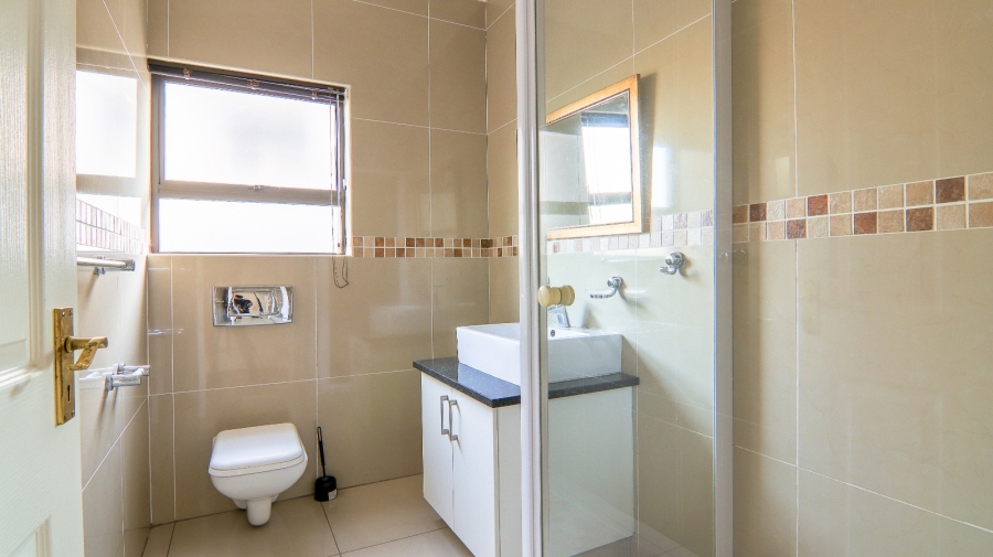 To Let 5 Bedroom Property for Rent in Kyalami Glen Estate Gauteng