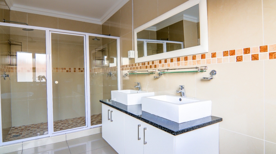 To Let 5 Bedroom Property for Rent in Kyalami Glen Estate Gauteng