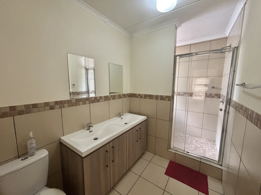 To Let 3 Bedroom Property for Rent in Barbeque Downs Gauteng