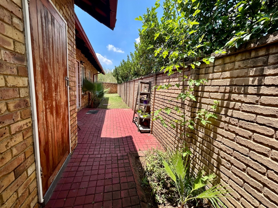 3 Bedroom Property for Sale in Equestria Gauteng