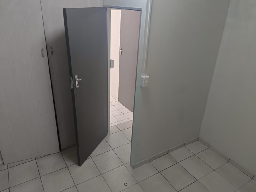 2 Bedroom Property for Sale in Muckleneuk Gauteng