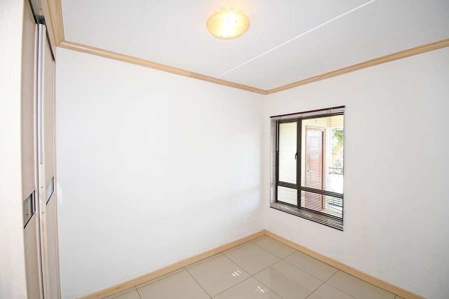 2 Bedroom Property for Sale in Broadacres Gauteng
