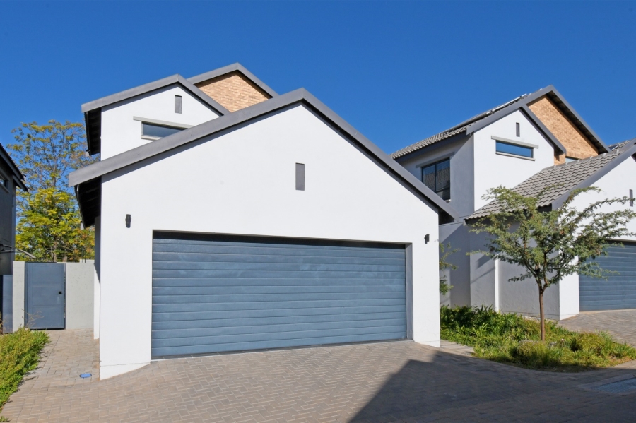 4 Bedroom Property for Sale in Broadacres Gauteng