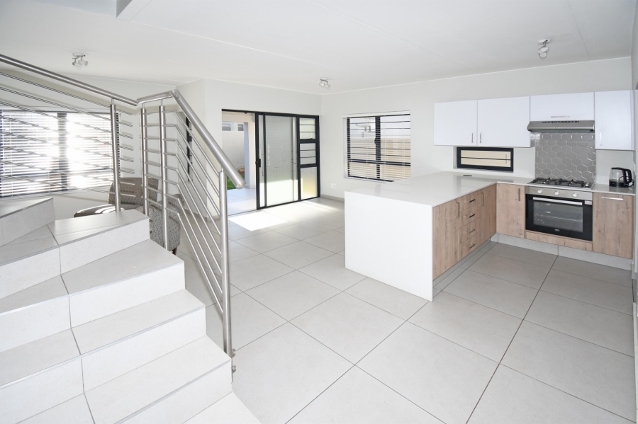 4 Bedroom Property for Sale in Broadacres Gauteng