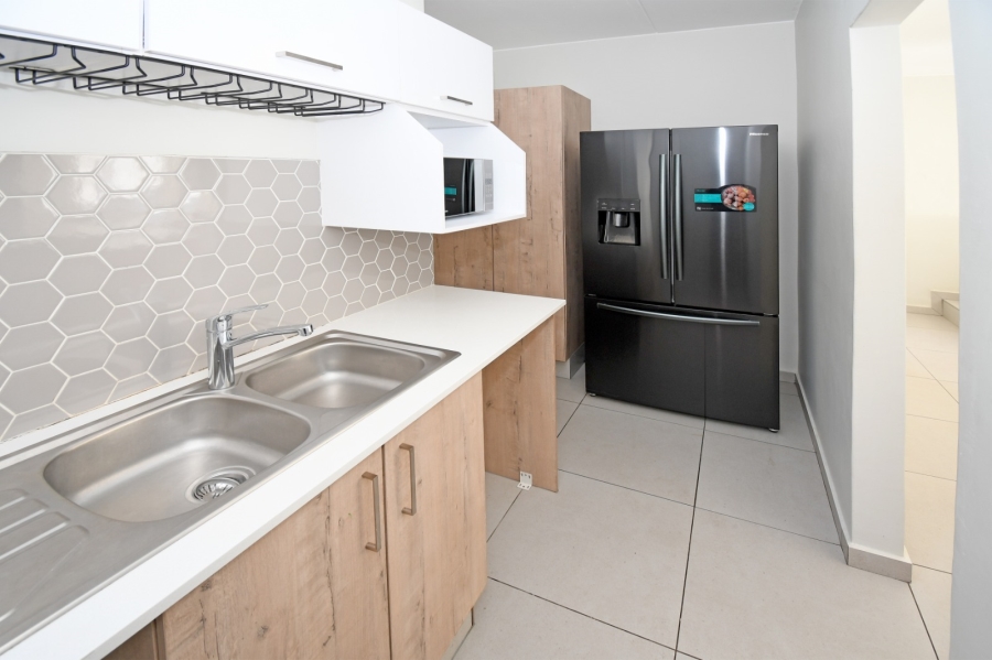 4 Bedroom Property for Sale in Broadacres Gauteng