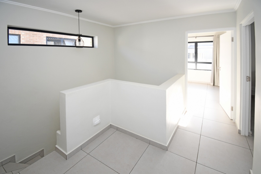 4 Bedroom Property for Sale in Broadacres Gauteng
