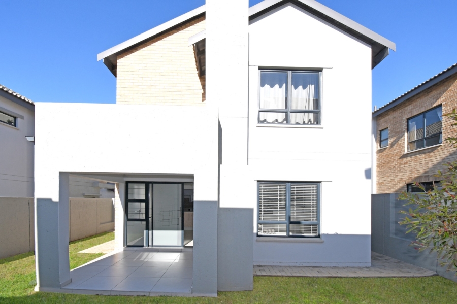 4 Bedroom Property for Sale in Broadacres Gauteng