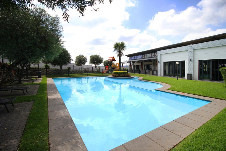 2 Bedroom Property for Sale in Petervale Gauteng