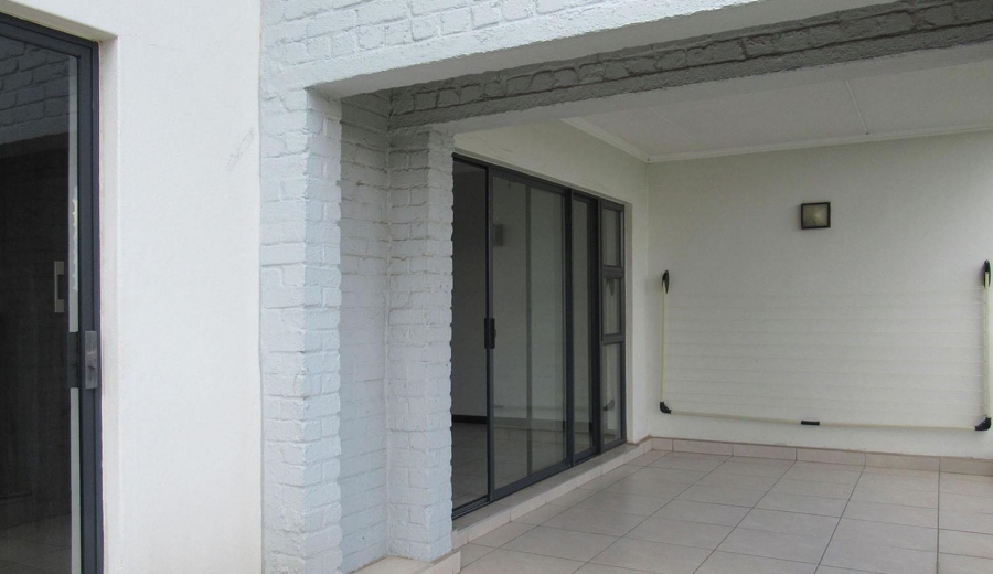 2 Bedroom Property for Sale in Petervale Gauteng