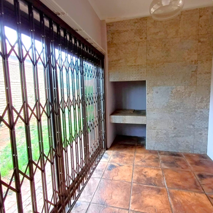 3 Bedroom Property for Sale in Kookrus Gauteng