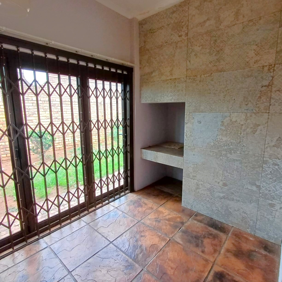 3 Bedroom Property for Sale in Kookrus Gauteng