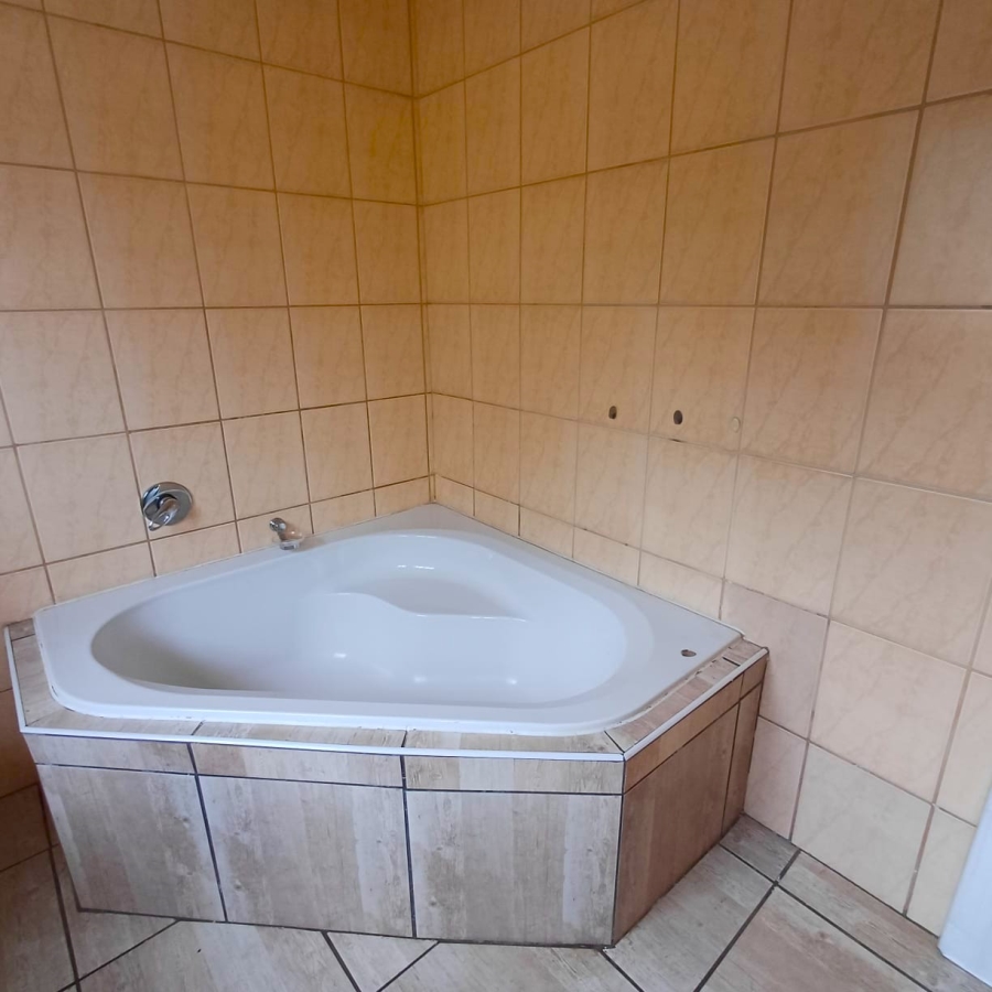 3 Bedroom Property for Sale in Kookrus Gauteng