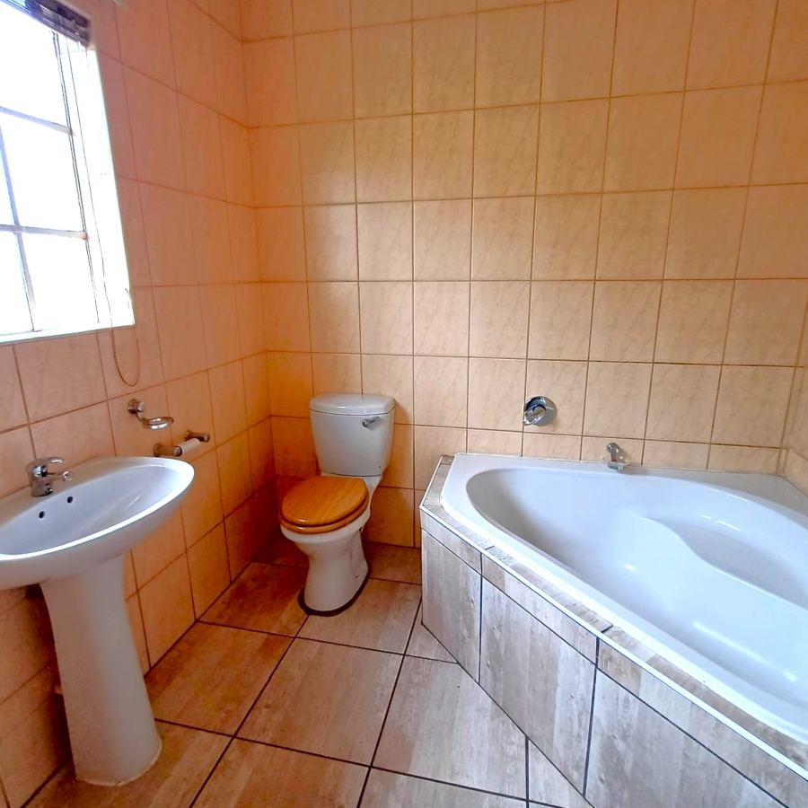 3 Bedroom Property for Sale in Kookrus Gauteng