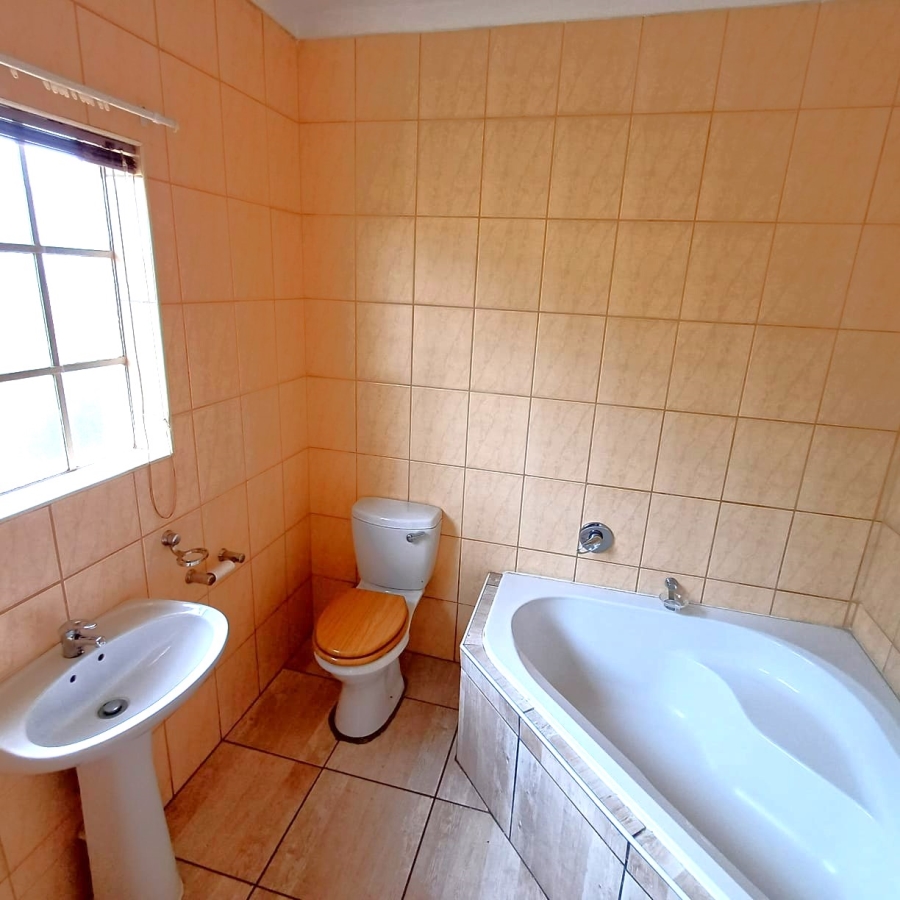 3 Bedroom Property for Sale in Kookrus Gauteng