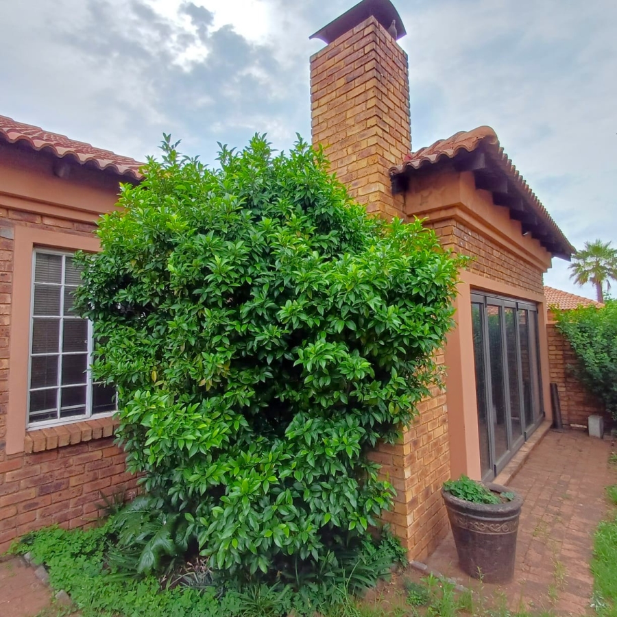 3 Bedroom Property for Sale in Kookrus Gauteng