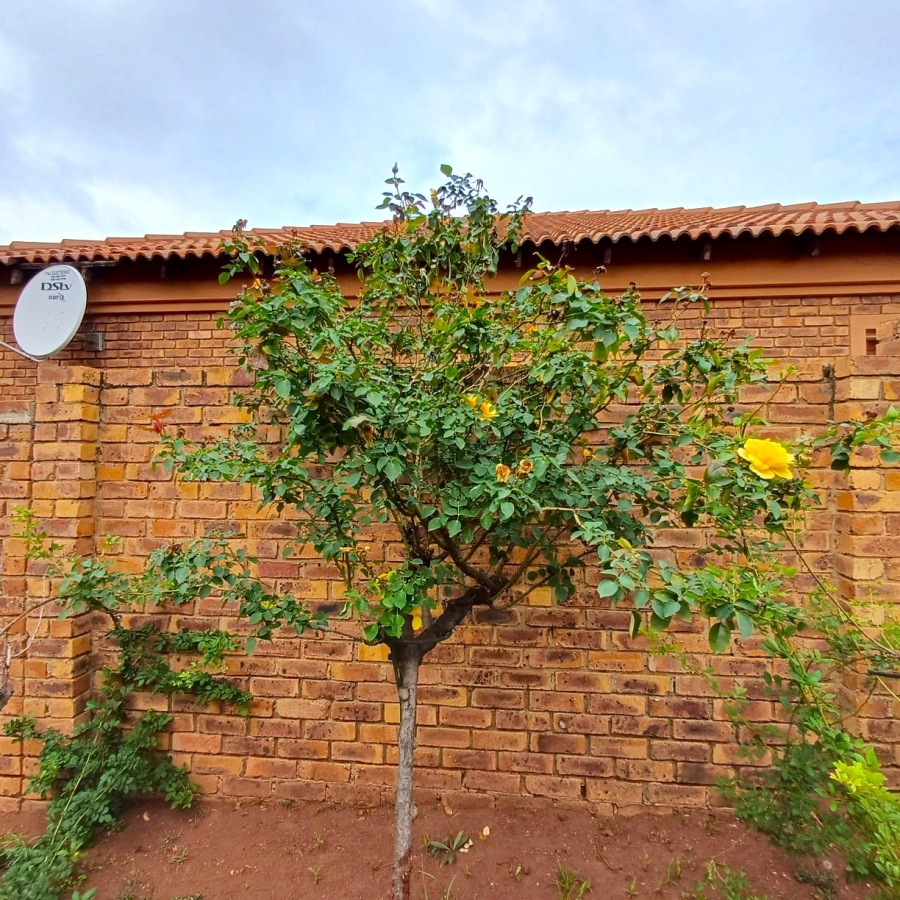 3 Bedroom Property for Sale in Kookrus Gauteng